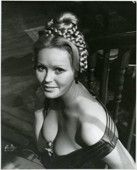 Veronica Carlson