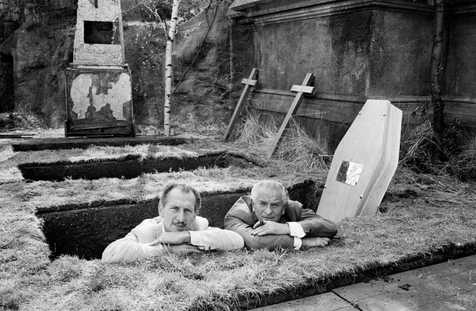 Peter Cushing et le producteur Anthony Nelson Keys