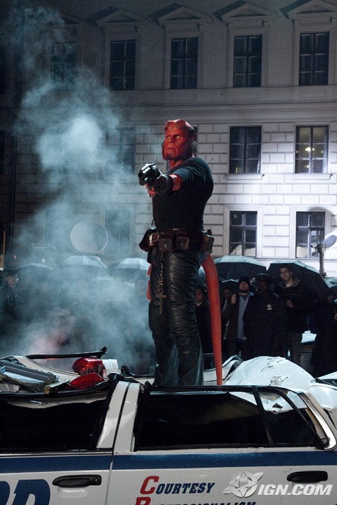 HELLBOY 2