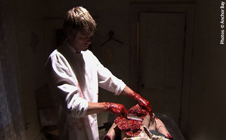 Dans "The Cook" de Gregg Simon, Mark Hengst incarne un chef qui officie dans un collège de jeunes filles où une poignée d'entre elles passent le week-end de Thanksgiving. Il commencera à les inscrire à son menu !