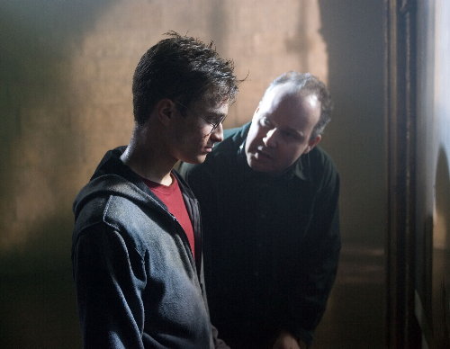 David Yates (notre photo) devrait être aux commandes de "Harry Potter et les reliques de la mort", qui sera distribué en 2010. Autre projet du cinéaste : l'adaptation de "The Giver", un roman de SF de Lois Lowry.