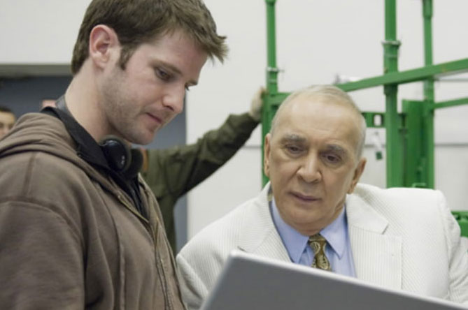 le réalisateur et Frank Langella