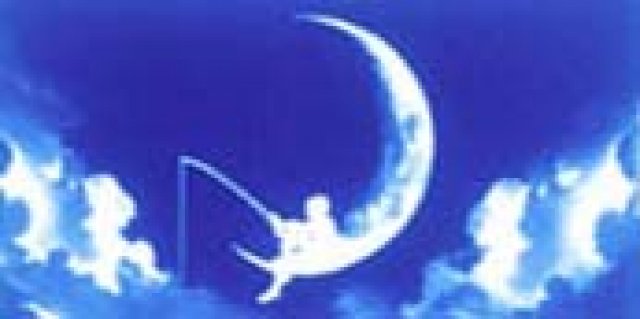 DreamWorks a acheté "Imaginary Friends", un scénario fantastique écrit par Cornelius Uliano et Bryan Schulz, deux nouveaux-venus s'étant rencontrés dans une école de cinéma, Brooks Institute of Photography, dont ils ont été diplômés l'an dernier.