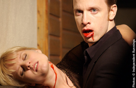 Après "Le sang et la rose" de Roger Vadim, voici "Blood + Roses", une production indépendante britannique (voir ci-dessous).