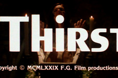 C'est Joe Dante qui va remplacer Mick Garris aux commandes du remake de "Thirst" de Robin Hardy. "Joe Dante va réaliser le film à présent parce que je dois tourner moi-même "Bag of Bones" d'après Stephen King" déclare Garris (voir ci-dessous)