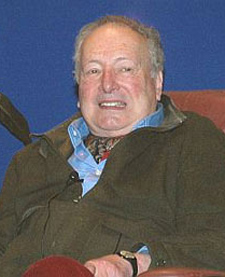 Le tournage de "Cowboys for Christ"', la séquelle de "The Wicker Man" de Robin Hardy (notre photo), qui aurait du débuté ce mois-ci en Ecosse, avec Christopher Lee et Joan Collins, vient d'être stoppé ! (voir ci-dessous)