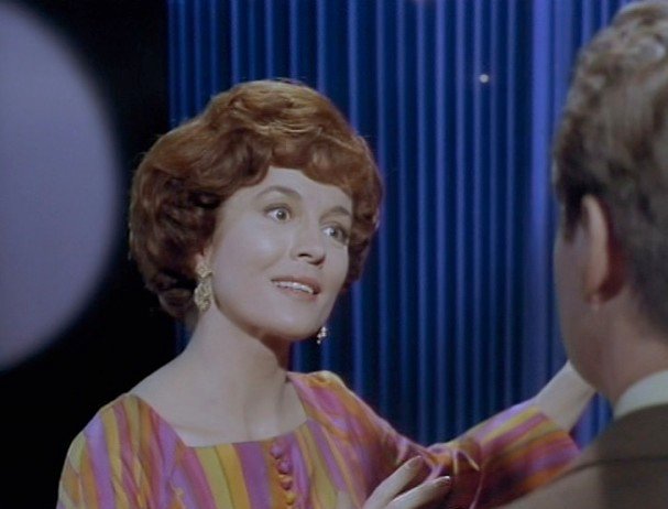Barbara Shelley dans "The Avengers" (1967. Episode :"From Venus with Love")