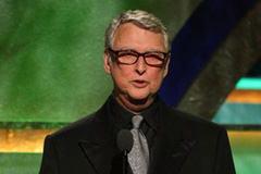 Tourné en l'espace de trois semaines, " Breadcrumbs", le nouveau Mike Nichols ("Wolf"),  se veut un film d'horreur dans la lignée de "Halloween" et des "Enfants du Maïs", son casting comprenant des adolescents d'un vingtaine d'années.