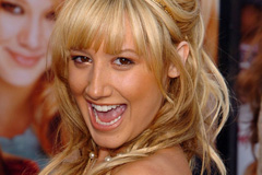 Un remake de TEEN WITCH intitulé : HIGH SCHOOL MUSICAL avec Ashley Tisdale (suite ci-dessous)