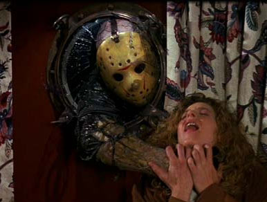 Selon son producteur, Brad Fuller, il était impératif de moderniser un peu le look de Jason Vorhees (que nous verrons du reste à deux époques de sa vie, enfant et adulte)(suite ci-dessous).