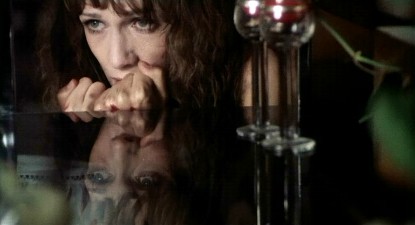 Daria Nicolodi dans "Shock" ("Les démons de la nuit")