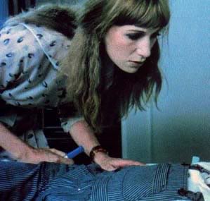 Daria Nicolodi dans "Shock" ("Les démons de la nuit")