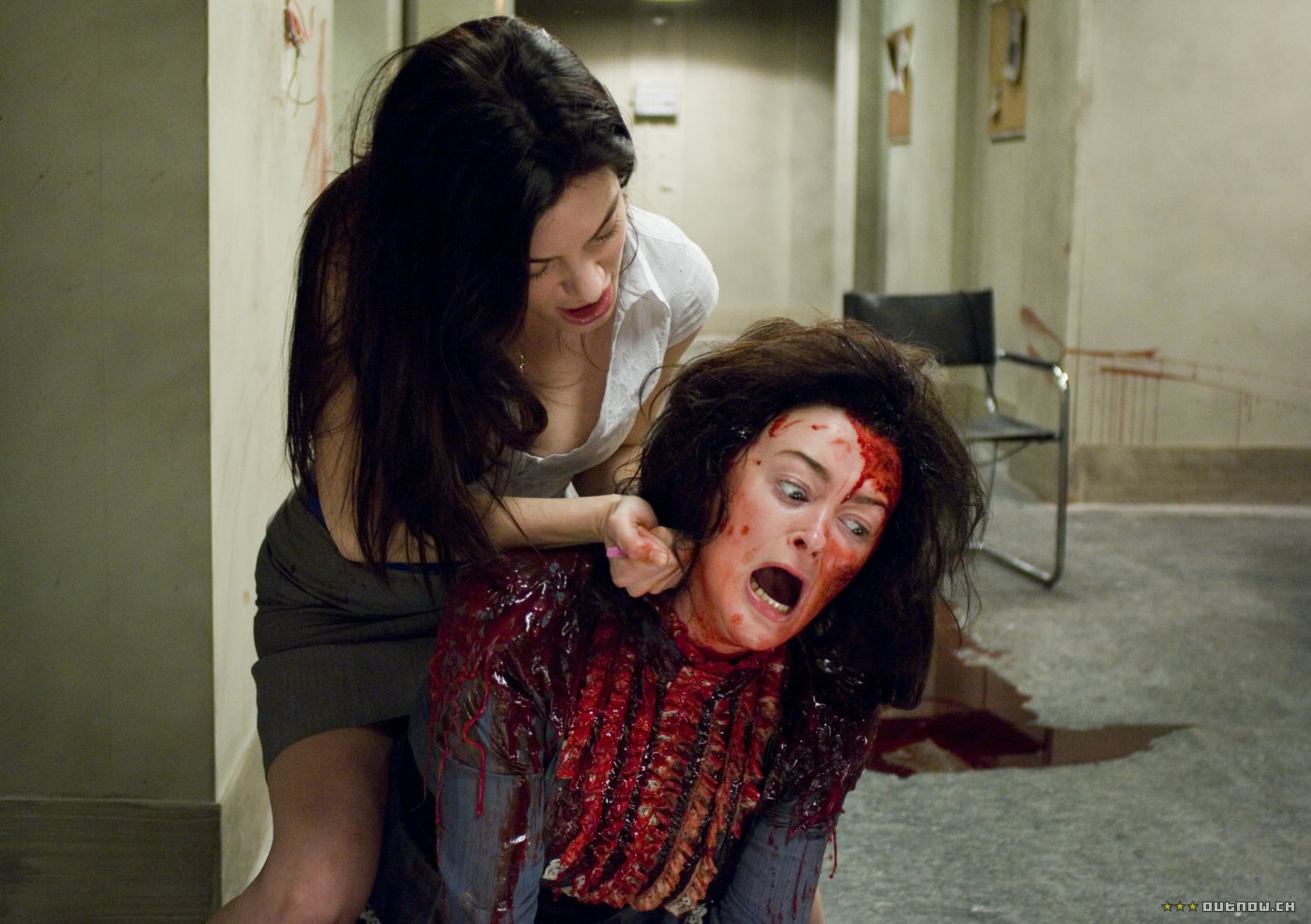 Sorti le 18 avril en Angleterre, "Botched" se présente comme une nouvelle oeuvre mêlant horreur et comédie dans la lignée des récents "Shaun of the Dead" et "Le Cottage" (suite ci-dessous)