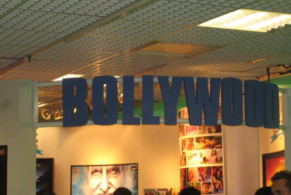 ... ainsi que la forte présence des oeuvres Made in Bollywood (dont on peut recenser des milliers de films fantastiques depuis les débuts du cinéma, en grande majorité inconnus en France)(voir sur notre site).