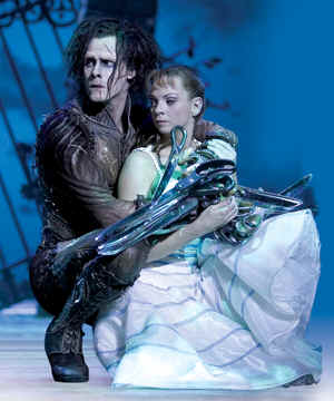 Quant au film original de Tim Burton et à la merveilleuse musique de Danny     Elfman,voir ci-dessous un lien les concernant