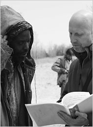 Michael Kenneth Williams (gche) et John Hillcoat, le réalisateur de "The Road", un   Australien ayant réuni certain de ses compatriotes dans cette oeuvre "choquante parce que réaliste" dit-il, en opposition aux "Mad Max"...