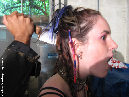 ZOMBIE ALLEGIANCE : un film gore postapocalyptique aux arrières-plans politiques (voir ci-dessous)