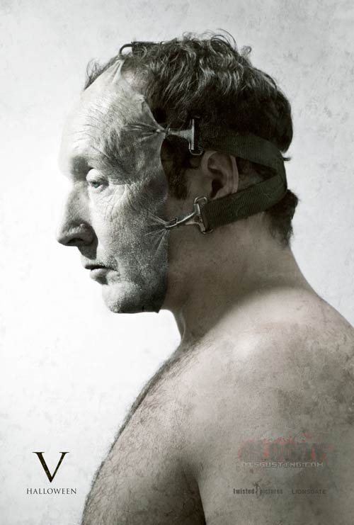 En postproduction, "Saw V",qui sortira le 12 novembre prochain, propose une affiche des plus intéressantes... (suite ci-dessous)