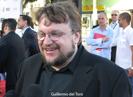 Mike Mignola, le créateur de Hellboy, se déclare enchanté par le film (voir ci-dessus)