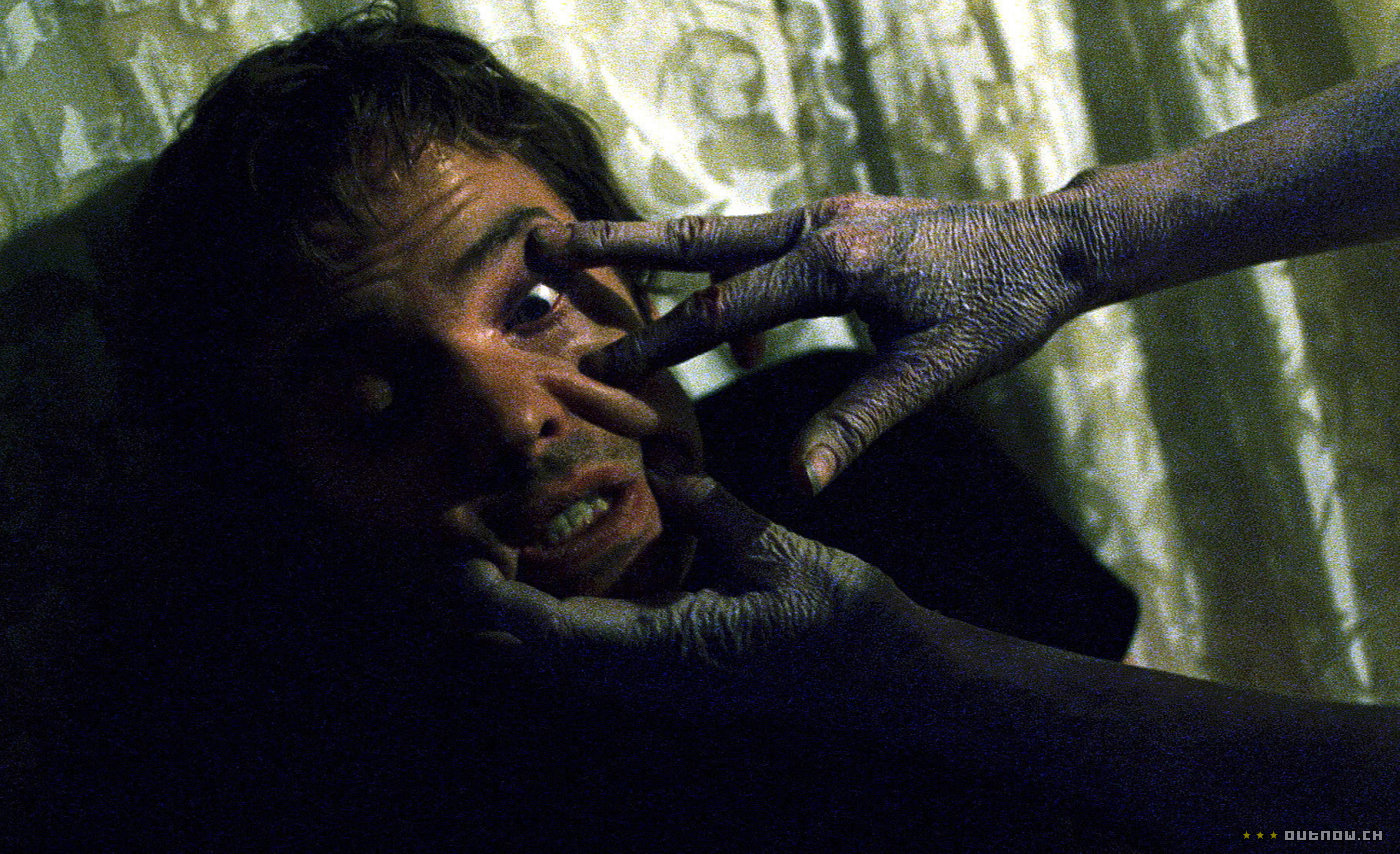 Le comédien Néo-Zélandais Stephen T. Kay, auteur voici trois ans de "Boogeyman" (notre photo) pour Ghost House, va reprendre du service avec "Cell 213" (suite ci-dessous)