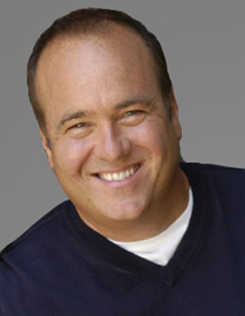 Le comédien/producteur Michael Emanuel fait ses débuts derrière la caméra avec « Maneater », basé sur la légende du Wendigo, et dont la créature principale sera réalisée par Jason Barnett (« Albino Farm ») et Bill Fesh (suite ci-dessous)