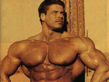 Dans "Terminator Salvation", c''est un autre Autrichien,  Roland Kickinger (40 ans), qui remplacera Arnold Schwarzenegger dans le rôle du Terminator qu'il avait tenu jusqu"à présent.