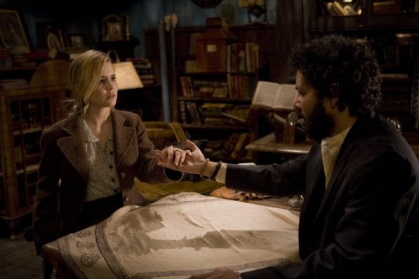 Attendu par tous ses fans, le nouveau Sam Raimi, "Jusqu'en enfer," voit son héroïne victime d'une malédiction, qui transformera sa vie en cauchemar, hantée par un esprit démoniaque. Elle demandera alors secours auprès d'un voyant...