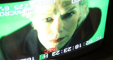 ....un  récit d'horreur et de SF situé dans une petite ville américaine en apparence paisible, mais hantée par un lourd et sombre secret...