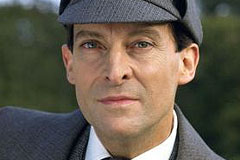 Le scénariste-réalisateur Guy Richie a déclaré que son futur "Sherlock Holmes" serait "une très grosse production, viscérale et intellectuelle" (voir ci-dessous)