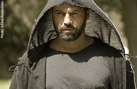 Le film de zombie grec "To Kako", de Yorgos Noussias (2006), vient de faire l'objet d'une suite, intitulée "Evil 2 : Times of Heroes", et tournée le mois dernier en extérieurs à Athènes, avec Billy Zane (notre photo)....