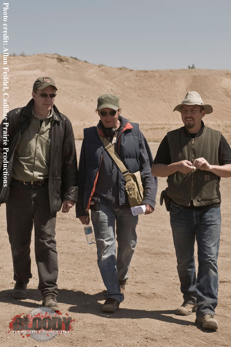 Richard Dooling (le scénariste), Jeff Beesley (le réalisateur) and Gerald Packer (directeur photo), dans le désert