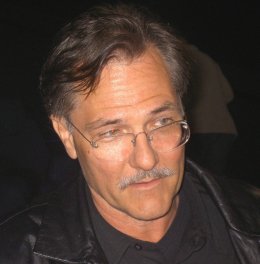 Le réalisateur-scénariste-producteur Brian Yuzna (Re-Animator, Dagon) va produire trois films d'horreur en relief qui seront tournés en Indonésie (suite ci-dessous)