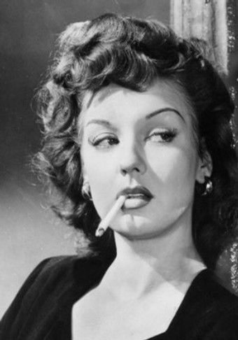 Célèbre pour ses rôles de femme fatale, notamment dans le film noir surréaliste "Detour" d'Edgar F. Ulmer, où elle campa l'une des méchantes les plus saisissantes de l'écran, Ann Savage est  décédée la nuit de Noël (suite ci-dessous)