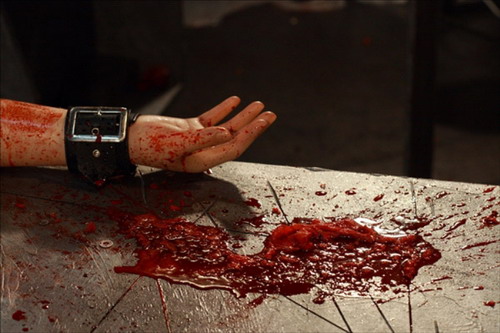 Une version japonaise de "Massacre à la tronçonneuse" ! (suite ci-dessous)