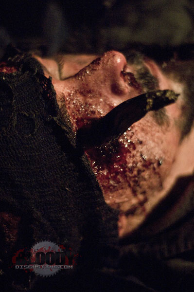 Coproduction anglo-australienne, "Coffin Rock" est un thriller psychologique où une femme se retrouve au centre d'une bataille psychologue et brutale où elle doit vaincre si elle veut survivre et sauver sa famille (suite ci-dessous)