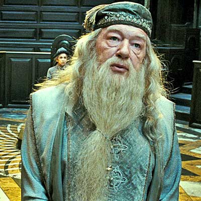 Michael Gambon (Dumblemore dans les "Harry Potter") va figurer aux côtés de Denzel Washington et Gary Oldman dans "The Book of Eli" des frères Hughes, où il interprétera   le mari d'un étrange couple attaché aux anciennes traditions dans un monde post-apo