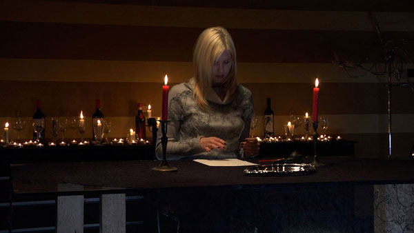 Les petites productions italiennes d’épouvante, tournées en HD, se multiplient.  Federico Lagna, assistant de production sur Coeur d'encre, est ainsi l'auteur de "Lontana Dalla Luce" ("Loin de la lumière"), où, à Turin, un groupe d'étudiants....