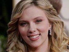 Scarlett Johansson dans le rôle de la Veuve Noire dans IRON MAN 2 ? (voir ci-dessous)