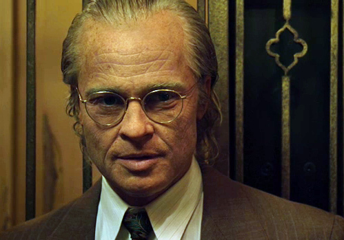 Au box-office international, "Benjamin Button" demeure en tête pour la seconde semaine consécutive avec 31M$ dans 50 marchés, cumulant 118.6 M$ à l'étranger (à 4M$ près du score US). Rappelons que ce chef-d'oeuvre est nominé à 13 0scars....