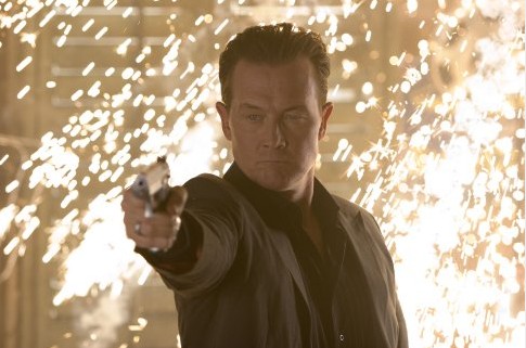 Selon le réalisateur McG, le cinquième film de la série "Terminator" pourrait se passer en 2011, avant le jugement dernier (suite ci-dessous)