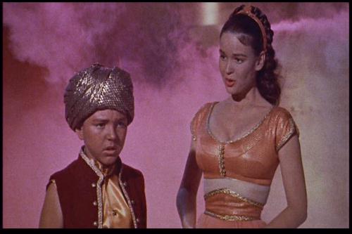 Le génie de la lampe sur le point de prononcer la formule magique...