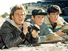 Co-auteur de tous les précédents scripts des Jason Bourne, Tony Gilroy a été sollicité pour revoir celui du remake de "L'Aube Rouge' (suite ci-dessous)