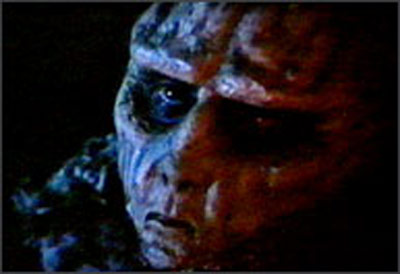 Guy Pearce (Memento) figurera aux côtés de Bailee Madison (Bridge to Terabithia) et Katie Holmes (Batman Begins) dans le remake de "Don't Be Afraid of the Dark" (suite ci-dessous)