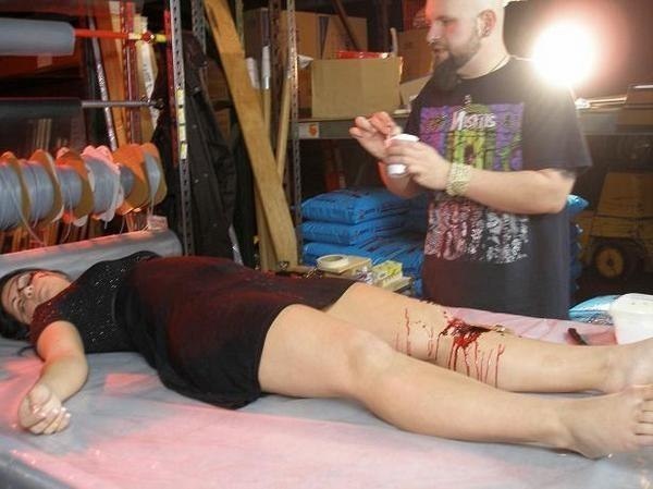 où un cow-boy psychopathe sème la terreur dans une ville de l'Ouest américain...