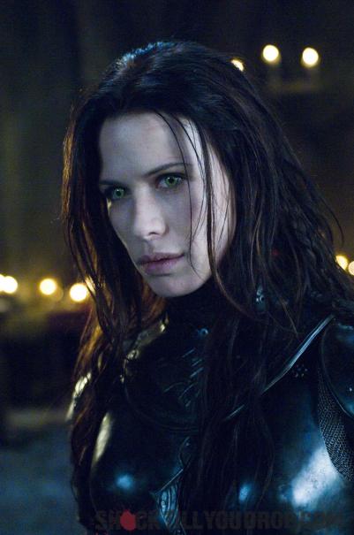 "Underworld 3 : le soulèvement des lycans" ayant récolté 91,1 M$ pour un budget de 35M$, un 4e volet est donc prévu, lequel sortira le 21 janvier 2011 aux USA et sera tourné en 3-D.
