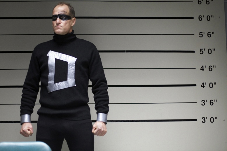 En postproduction, Defendor, premier long-métrage réalisé par le comédien Peter Stebbings, voit Woody Harrelson incarner un idividu ordinaire persuadé d'être un super-héros. Armé de son seul courage, celui-ci arpente les rues pour protéger les citoyens ..