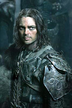 Karl Urban ("Le Seigneur des Anneaux") rejoint le casting de "Priest", dont le tournage débute la semaine prochaine sous la direction de Scott Stewart. Il interprète Black Hat, le chef d'une bande de vampires....