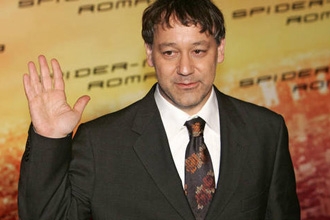 Scott Derrickson, après "Le jour où la terre s'arrêta", signe un nouveau remake, celui de "The Substitute" (voir c-dessous)