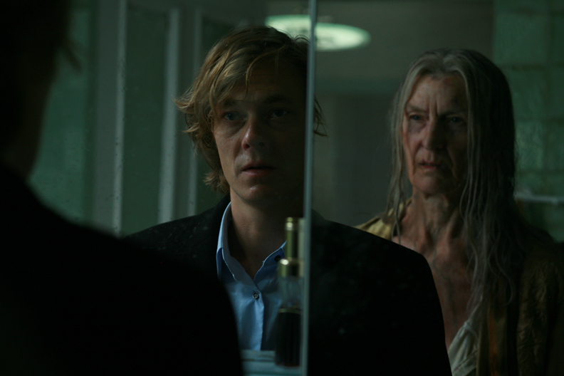 Le norvégien "Hidden" de Pål Øie est l’histoire du dénommé Kai Koss qui, après la mort de sa mère cruelle, revient à contre-cœur dans la petite ville de son enfance qu’il avait fuie voici 19 ans (suite ci-dessous)