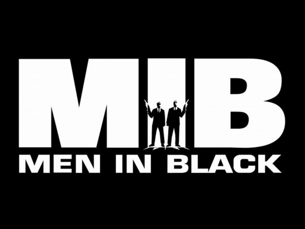 La Columbia a engagé le scénariste Etan Cohen pour rédiger le script de "Men in Black 3", dont le tournage pourrait commencer en juin 2O1O. On ignore encore si Will Smith, Tommy Lee Jones et Barry Sonnenfeld seront de retour, devant et derrière la caméra.